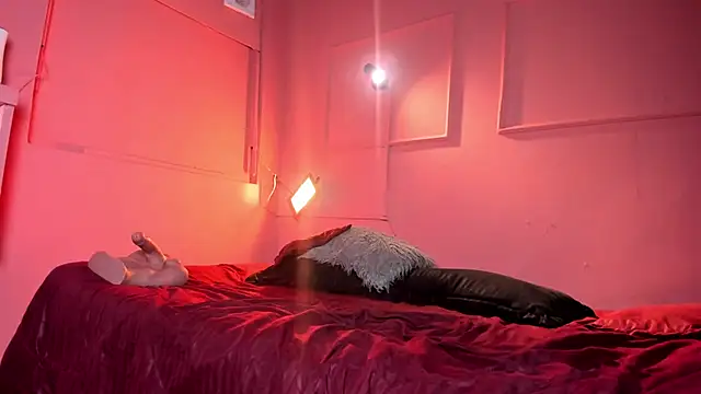 CURLY LATIN online show from November 27, 4:26 am