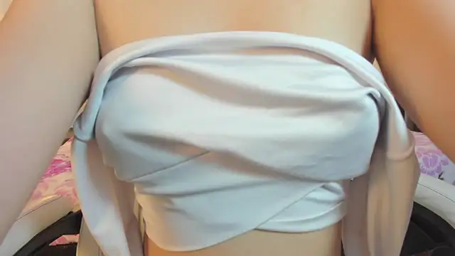 mask red girl online show from June 4, 11:58 am