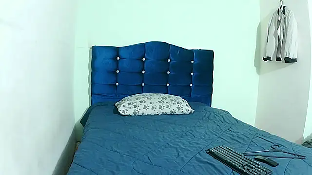 ashleey palmer online show from February 22, 10:38 am