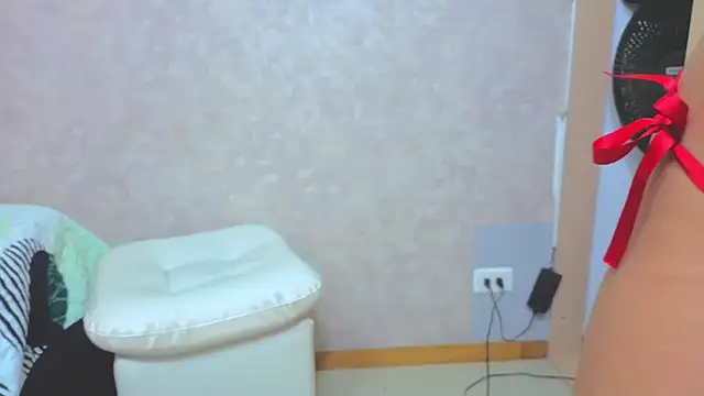 Malia fox online show from November 25, 7:04 pm