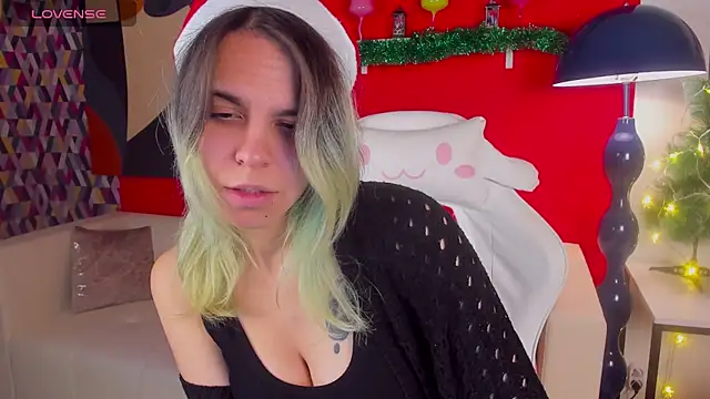 LiraBelle online show from December 18, 3:22 am