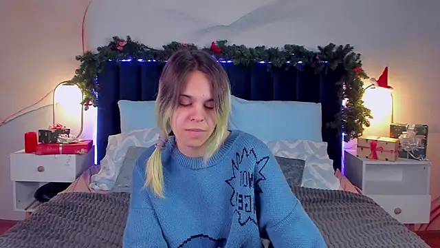 LiraBelle online show from December 15, 3:23 am