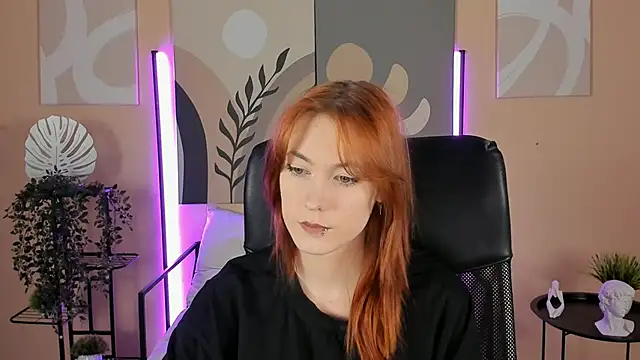 SierraHarper online show from November 29, 12:09 pm