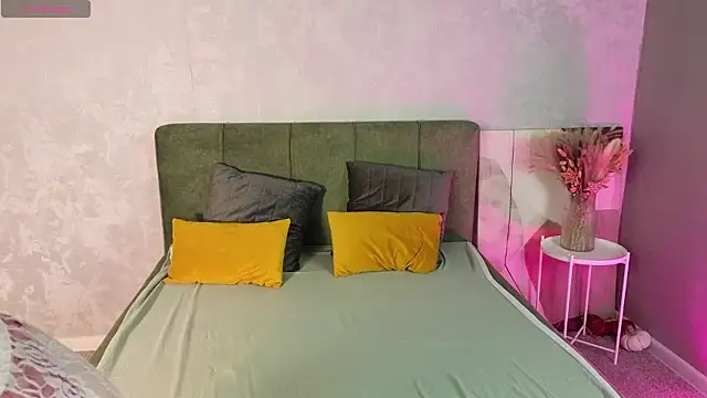 Ginger Kristin online show from February 3, 8:19 am