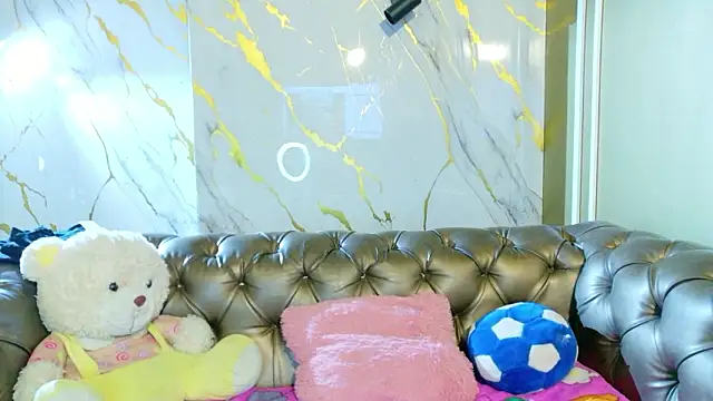 Cloe16  online show from February 3, 6:22 am