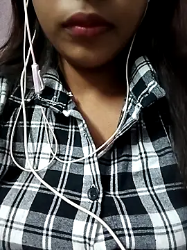 simmi02 online show from November 23, 9:05 pm