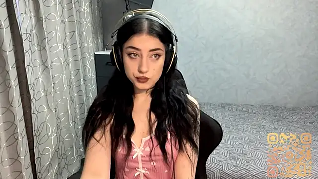 Meowluly online show from November 26, 9:27 pm