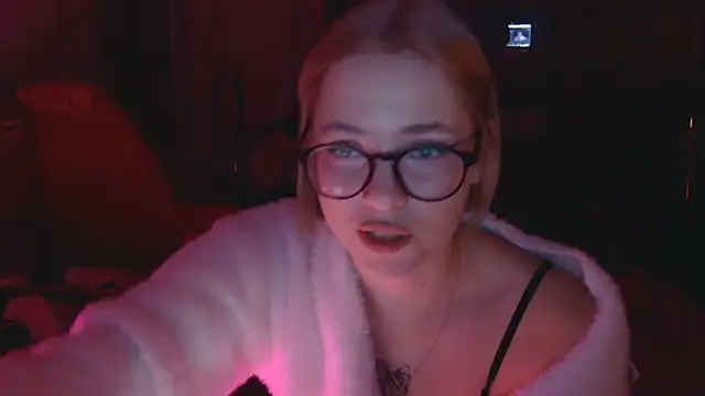 KatieKats online show from December 2, 9:28 pm