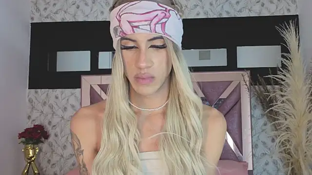 megan lenon online show from February 5, 8:12 pm