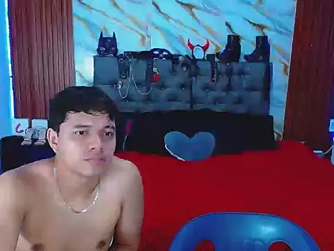 Meryandcris online show from December 16, 6:30 am