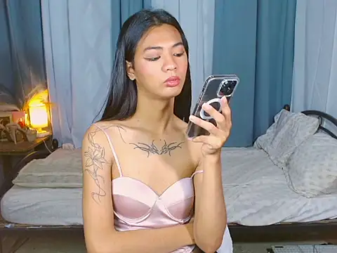 SamaraMillers online show from March 2, 7:15 am