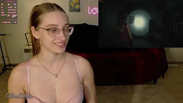 AliceCutes online show from April 16, 1:44 pm