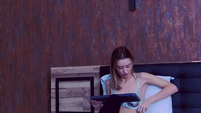 SilviaPastori online show from December 16, 6:08 am