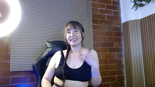 tiffanyrose03 online show from November 28, 1:47 pm