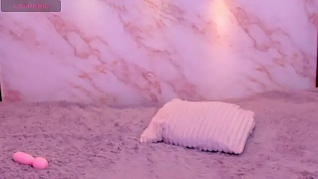 Dakota ferreti  online show from March 30, 10:09 pm