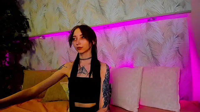 Ellen Hops online show from March 27, 9:21 am