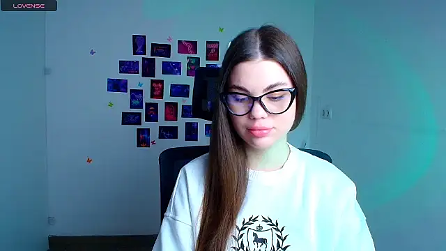 Violetta Brilliant online show from January 6, 1:04 pm