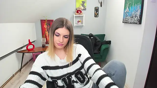 SarahOwenn online show from January 16, 1:40 pm