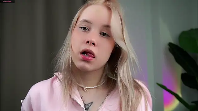 AunclreaVache online show from March 26, 12:18 pm