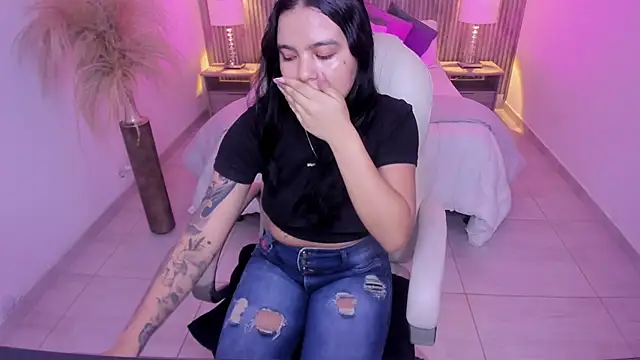 Allyson brown  online show from December 15, 7:52 pm