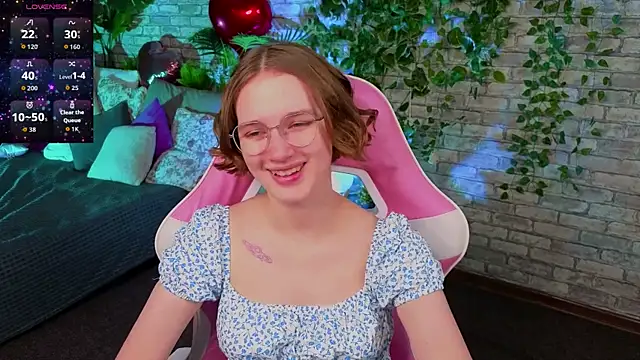 Mia Mooore online show from February 12, 1:24 pm