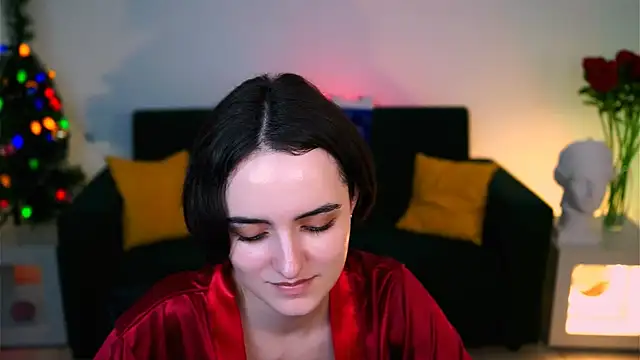 KateWillows online show from January 13, 9:13 am