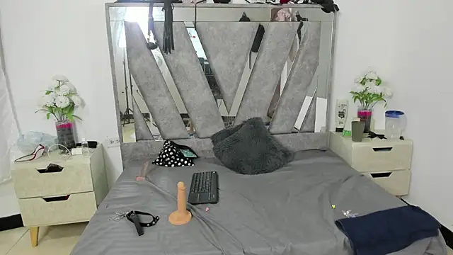 ZoeJhonsom online show from February 8, 10:34 pm