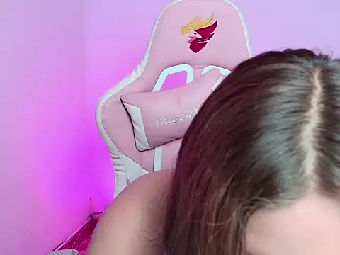 JulianaRogerss online show from December 5, 11:55 am