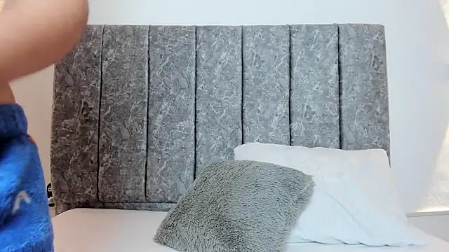 Mia Allenn online show from March 6, 1:06 pm