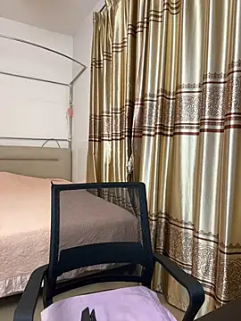 A-ZJunn online show from April 6, 1:23 pm