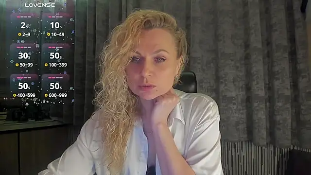 LanaLight x online show from April 15, 8:31 pm