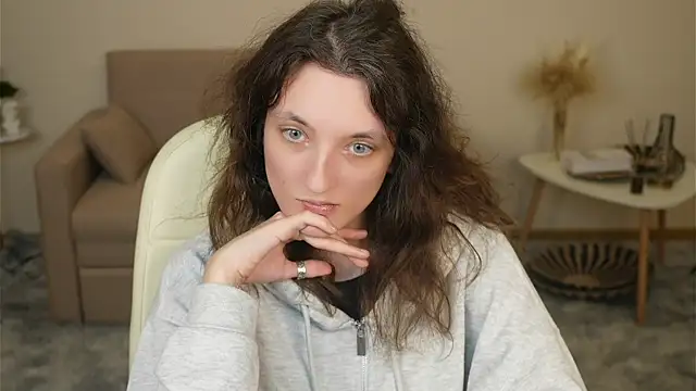 TameraNiedermeyer online show from December 3, 1:35 pm