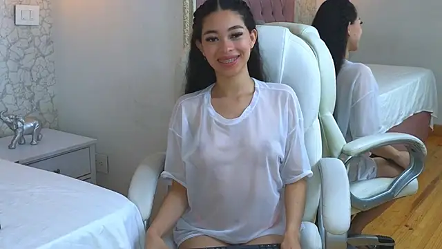 viiolet whitee online show from January 12, 9:42 pm