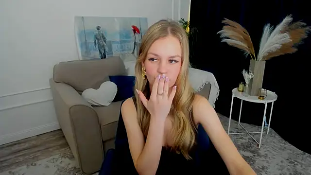 MidnighteAura online show from June 30, 12:26 pm