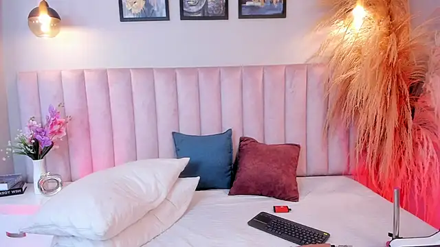 Mia  Walker online show from January 10, 5:34 am