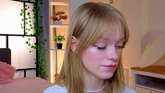 MatthewHoffis online show from March 25, 8:12 pm