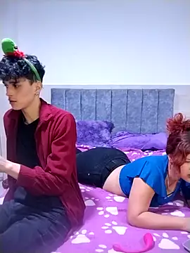 hottie couplee online show from December 14, 1:00 am