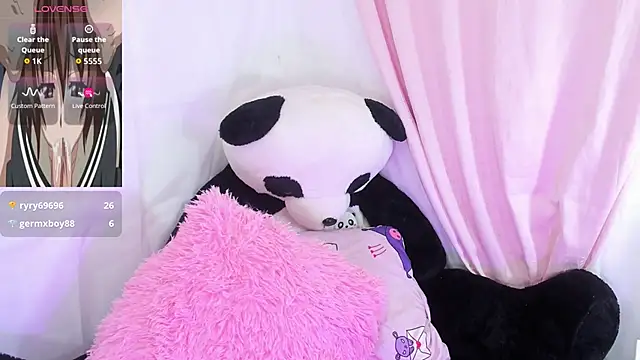 sofia shadow  online show from December 15, 5:45 am