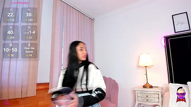 lya  brown online show from February 9, 12:40 pm