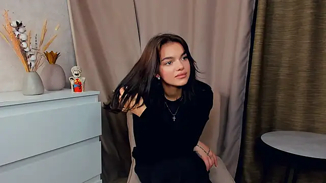 CIaritaJowers online show from December 4, 1:24 pm