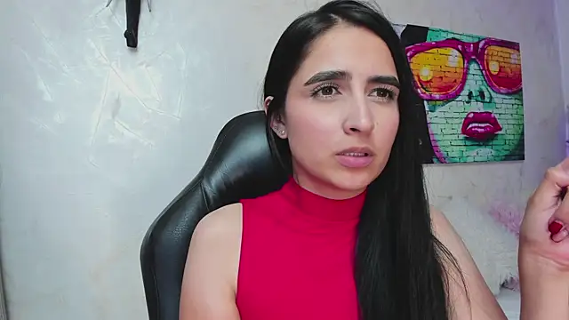 mialiore online show from January 10, 6:12 pm