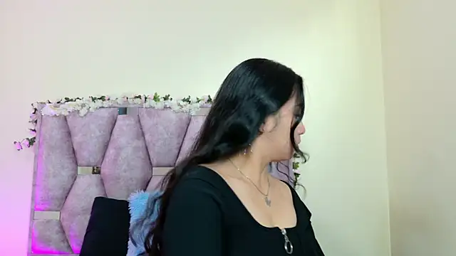 iris and damian online show from February 20, 5:25 pm