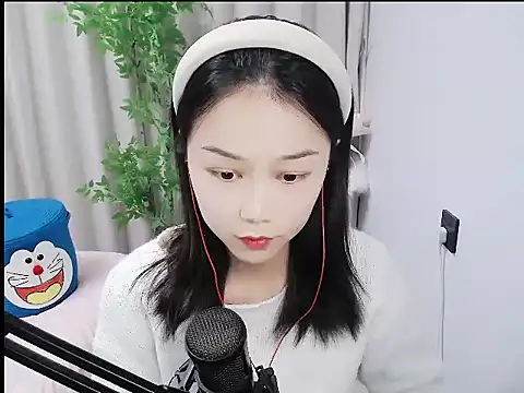 mili923 online show from December 14, 1:39 pm