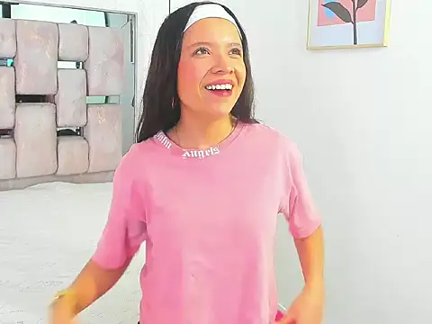 Hannah stuart online show from February 20, 2:18 pm