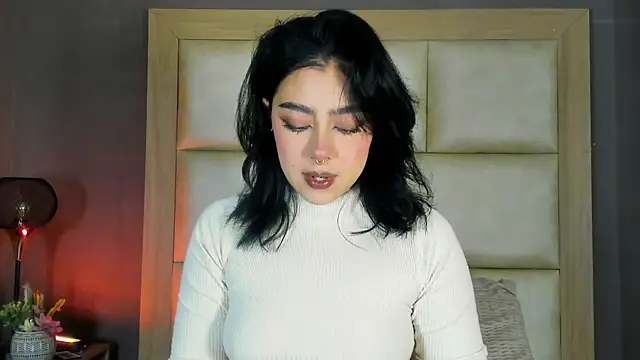 TaniaRedd  online show from February 22, 2:29 pm