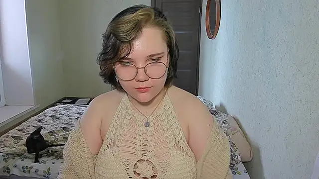 Lily-Violet online show from March 22, 5:46 am