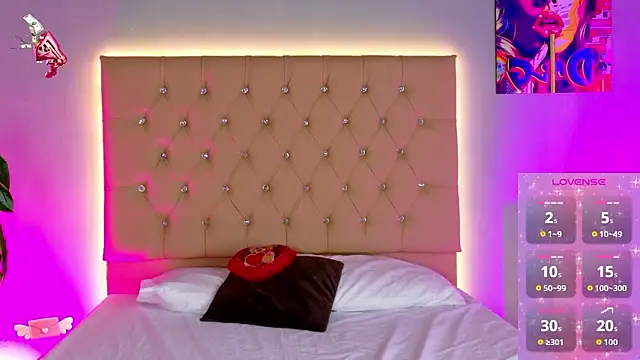 EmmaLawrence  online show from March 18, 9:47 am