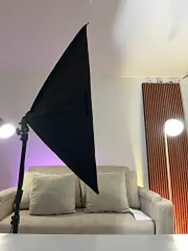 victoria   moon online show from March 6, 5:08 pm