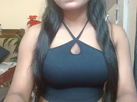 Lola Bebe online show from March 3, 8:20 am