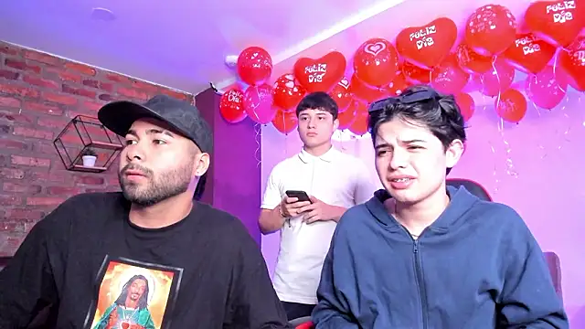 HotThreesoome online show from February 18, 12:26 pm